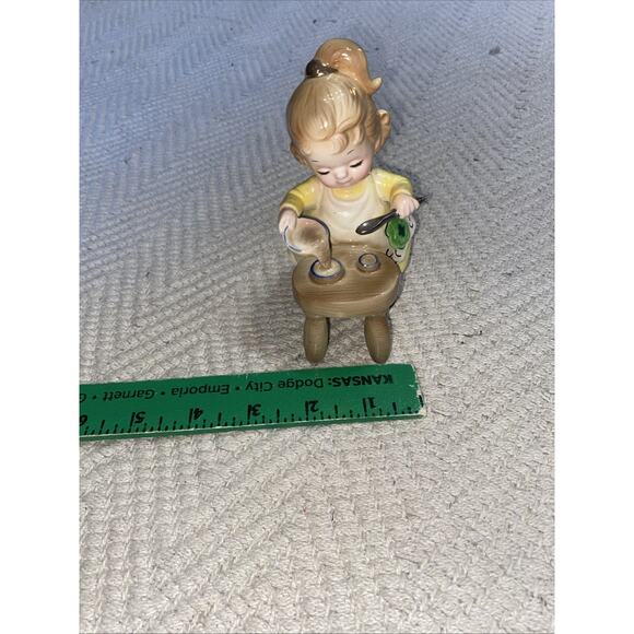 Vtg Josef Originals Figurine Happiness Is Making Mud Pies Girl Collectible - Picture 5 of 12